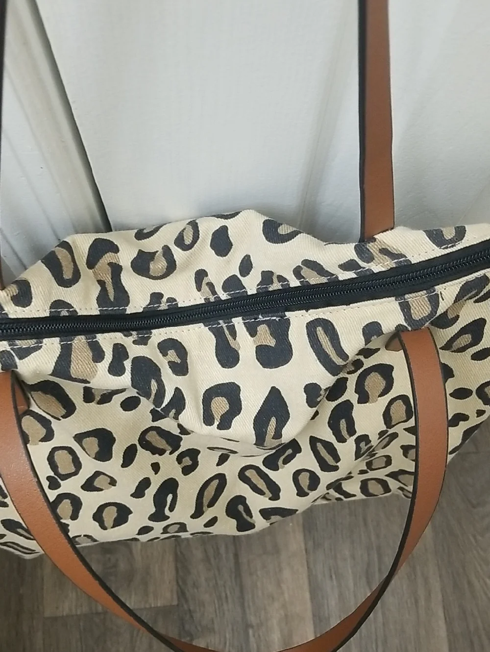 N/A stylish leopard